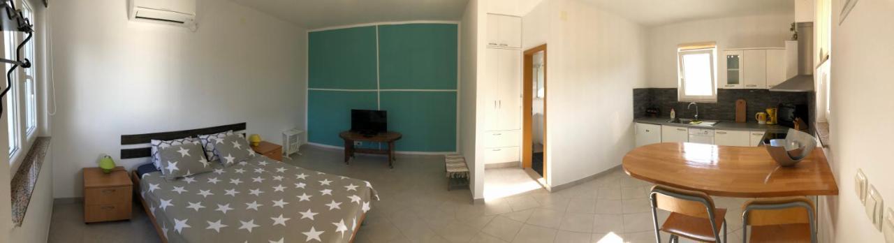 Apartments Sandro 萨利 外观 照片